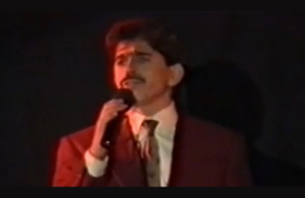 Quem se lembra desta atua&ccedil;&atilde;o de Vasco Freitas h&aacute; mais de 35 anos? Foi no "Cine Jardim".