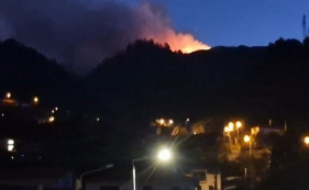 Inc&ecirc;ndio com 3 frentes ativas, na Madeira