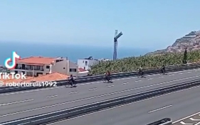 V&iacute;deo mostra ciclistas a circular na Via R&aacute;pida e gera alerta nas redes sociais (com v&iacute;deo)