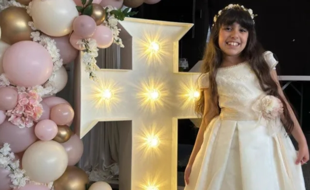 Associação pede donativos para família de menina morta no Reino Unido. Saiba como ajudar.
