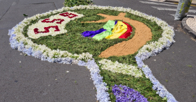 Tapete de Flores para a Festa do Santissimo Sacramento (com v&iacute;deo)