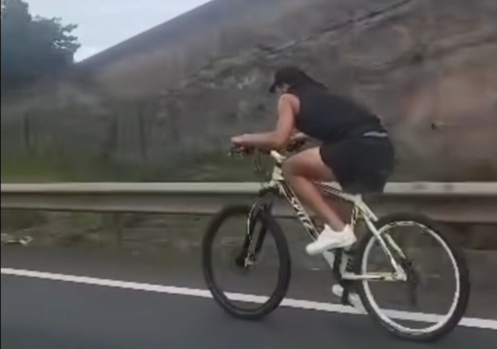 Ciclista a circular na Via Rápida (com vídeo)