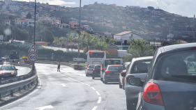 Acidente obriga a "fechar" via r&aacute;pida