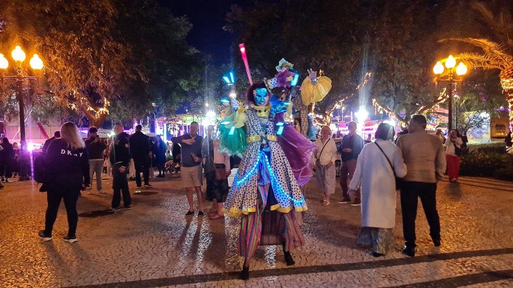 Vídeo mostra Funchal engalanado para a noite de fim de ano (com vídeo)