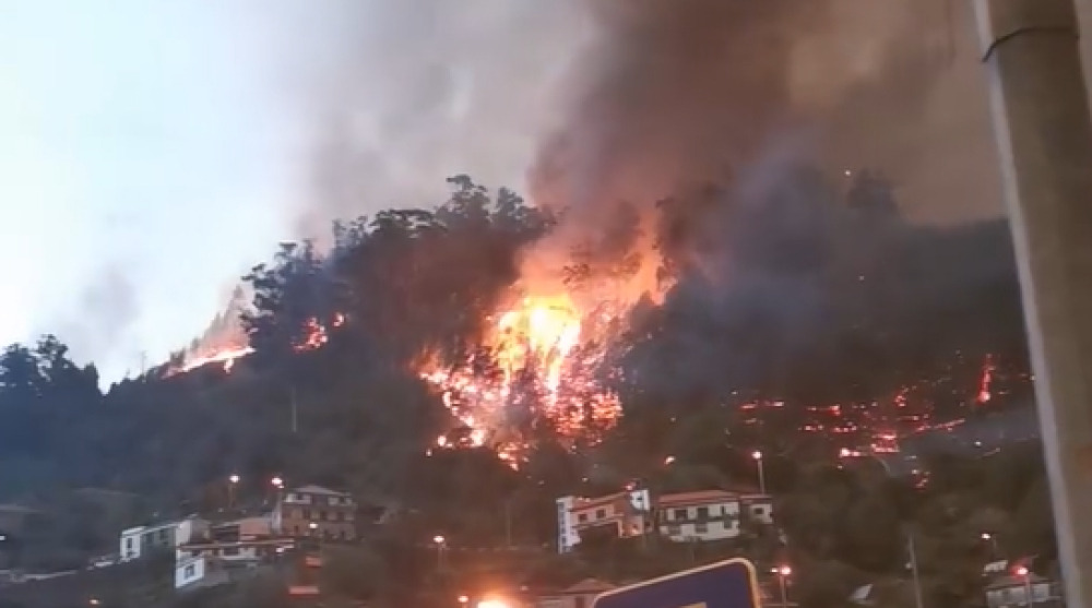 Incêndio de volta à Serra de Água (vídeo)