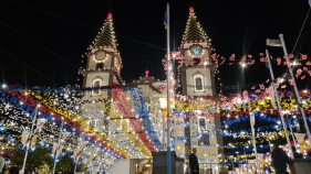 Festas do santo casamenteiro, em Santo Ant&oacute;nio. Espreite o v&iacute;deo.