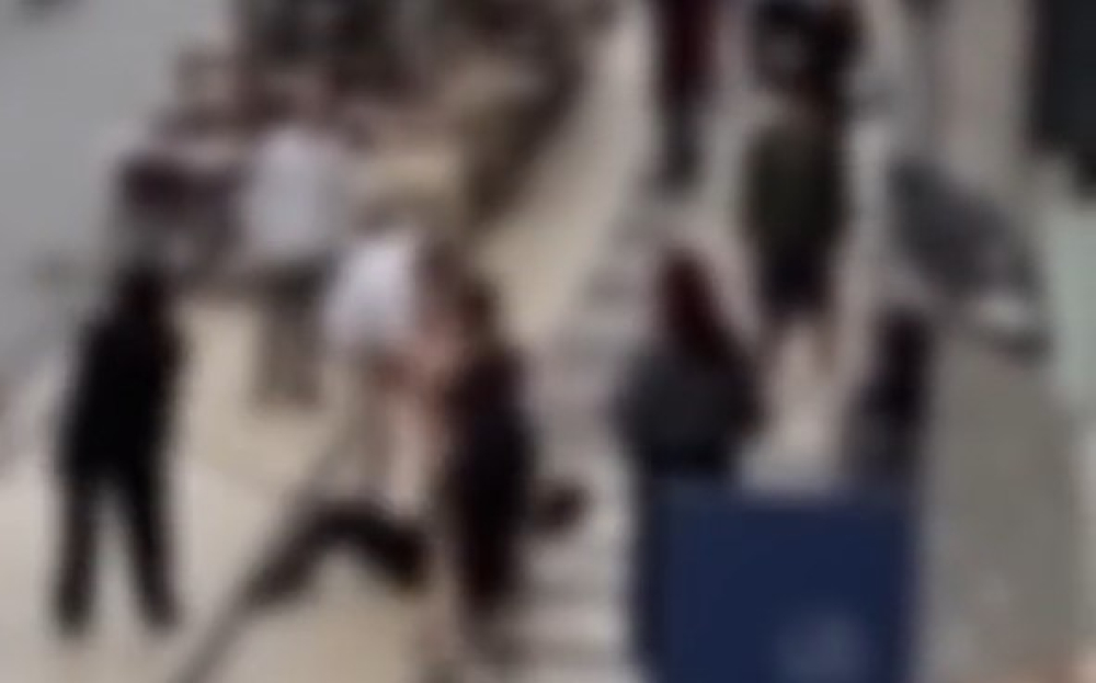 Homem conhecido por “Muletas” imobilizado por populares (com vídeo)