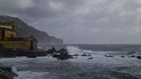 Aviso amarelo para mau tempo no mar