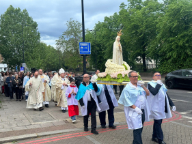 D. Nuno Br&aacute;s leva f&eacute; a Londres em prociss&atilde;o da Senhora de F&aacute;tima (com v&iacute;deo)