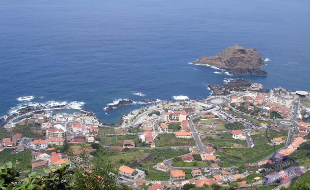 Céu nublado e chuva na costa norte da Madeira