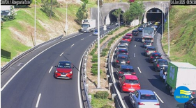 Acidente causa tr&acirc;nsito na Via R&aacute;pida