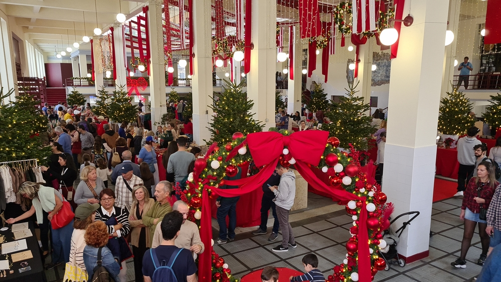 Natal na Praça. Evento junta artesãos da Ilha. Veja o vídeo.