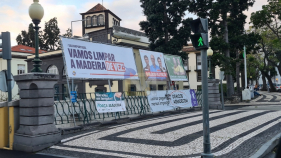 Varandim da Ponte do Bom Jesus em risco de ruir