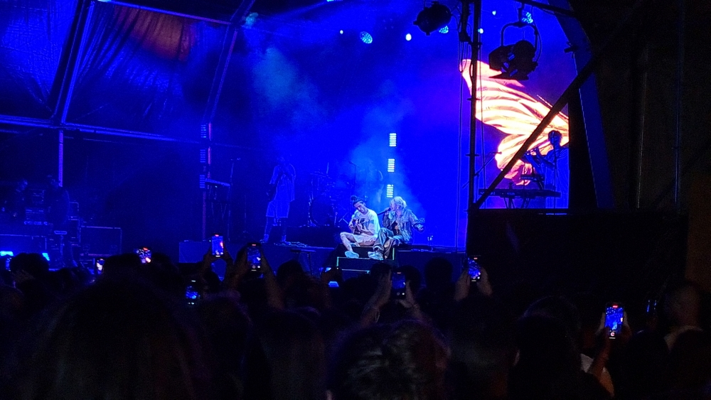 Bárbara Bandeira provoca enchente no Porto Moniz (com vídeo)