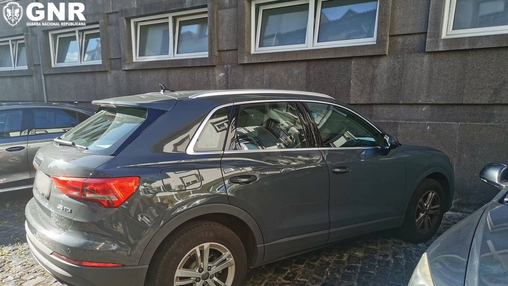 Carro "roubado" em Espanha encontrado em oficina, no Funchal