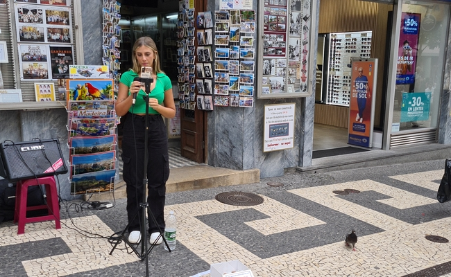 Beatriz Abrunhosa é atração na Fernão de Ornelas. Veja o registo.