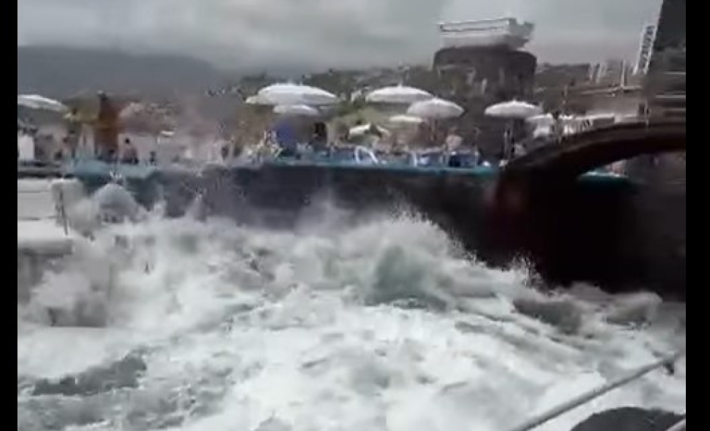 Ondas fortes no Funchal