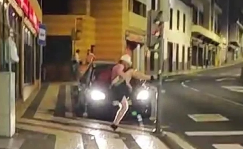 Cidadão estrangeiro danifica semáforo no Funchal (com vídeo)