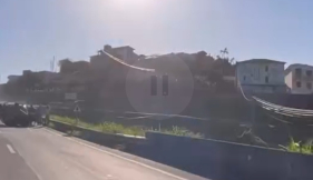 Autom&oacute;vel capota na subida de Santa Rita