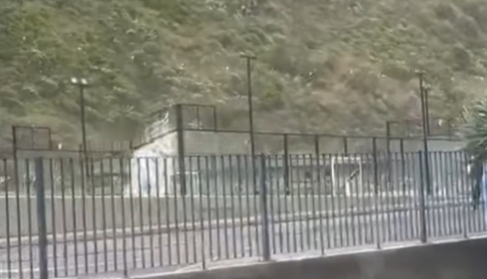 Vento parte vidro de campo de padel (com vídeo)