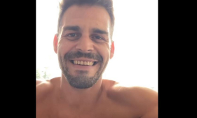 Ruben Aguiar canta "Para ti, pai". Veja o v&iacute;deo publicado pelo artista.