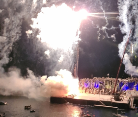Brutal estrondo no final do espet&aacute;culo de fogo de artif&iacute;cio em C&acirc;mara de Lobos (com v&iacute;deo)