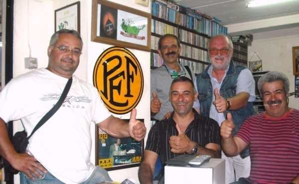 Madeira Despique Gente Antiga