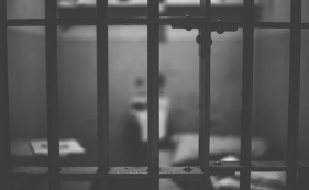 Pris&atilde;o preventiva para homem que atacou jovem com &aacute;cido