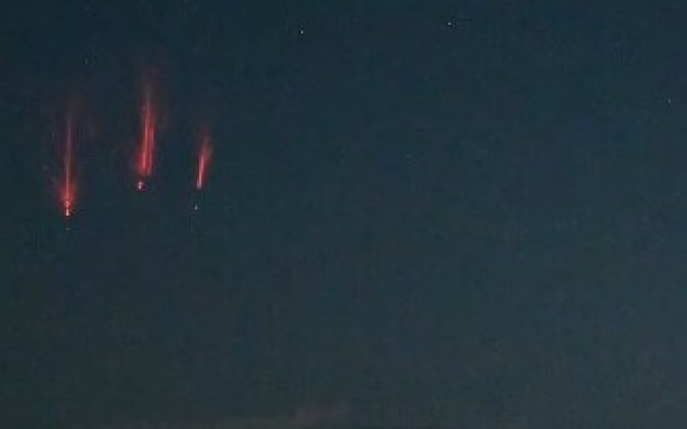 Fotógrafo madeirense capta "Sprites" na costa norte. Fenómeno raro registado em vídeo.