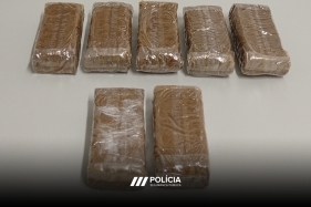 Pol&iacute;cia do funchal apreende quase 2 mil doses de droga