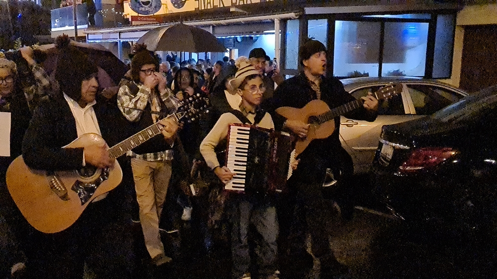 Romagem percorre vila do Caniçal na Noite de Natal (com vídeo)
