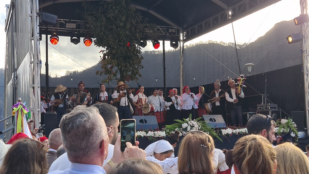 "Baile da Ponta do Sol" animou a Festa da Castanha, no Curral das Freiras (vídeo)