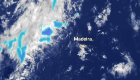 Chuva e vento a caminho da Madeira