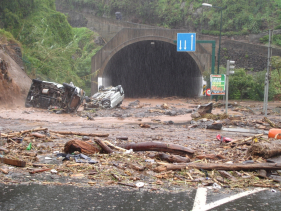 Trag&eacute;dia abalou Madeira h&aacute; 14 anos (v&iacute;deo)
