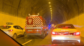 Acidente est&aacute; a provocar longas filas de tr&acirc;nsito
