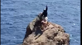 O v&iacute;deo que mostra o perigo ignorado nas rochas da Madeira (com v&iacute;deo)