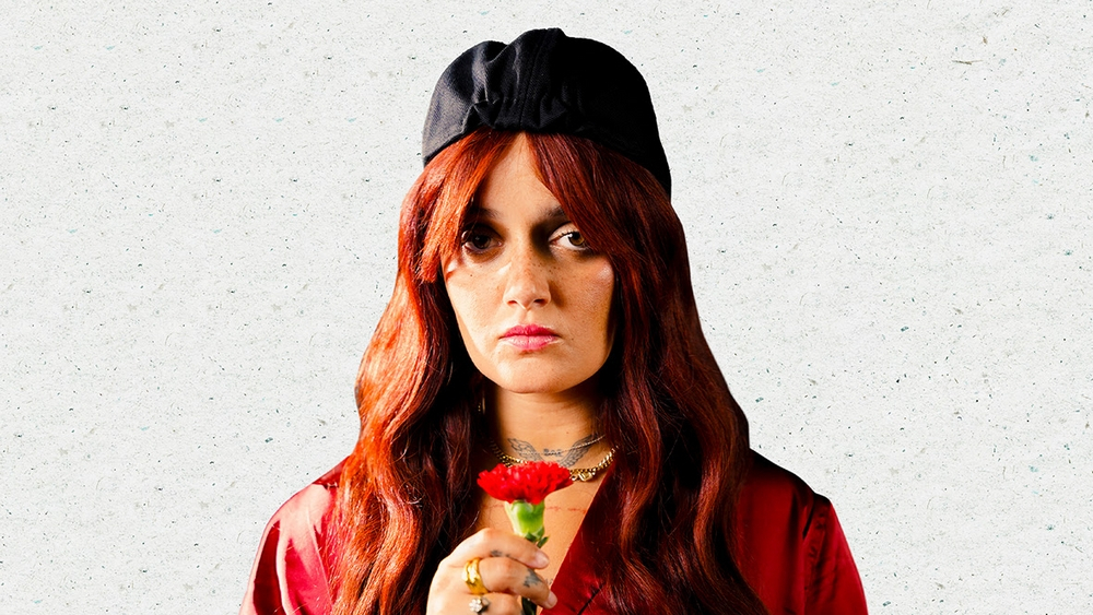 Carolina Deslandes lança "Dois dedos de testa"