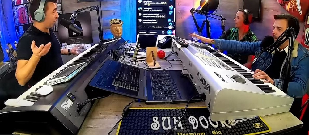 Ruben Aguiar canta "Música do Gago". Veja o podcast gravado há 1 ano.