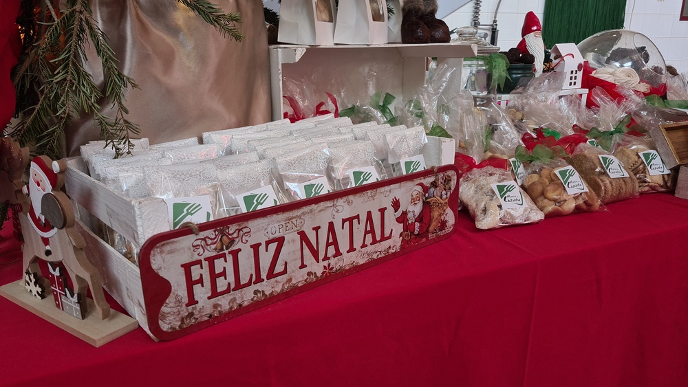 Doçarias e licores de Natal vendidos no Mercado dos Lavradores (vídeo)