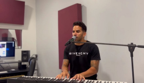 Miro Freitas apresenta uma das m&uacute;sicas do pr&oacute;ximo CD. Veja "Pe&ccedil;o Perd&atilde;o".