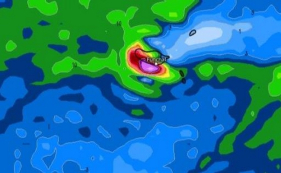 Chuva, vento, trovoada e ondas grandes na Madeira