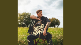 David Carreira lan&ccedil;a "O &uacute;ltimo abra&ccedil;o". Veja o videoclipe