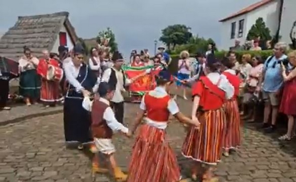 Grupo de folclore "Cultura Popular" abrilhanta Santana (vídeo)