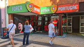 Loja "For&ccedil;a Portugal" abre no Funchal com Ronaldo na montra