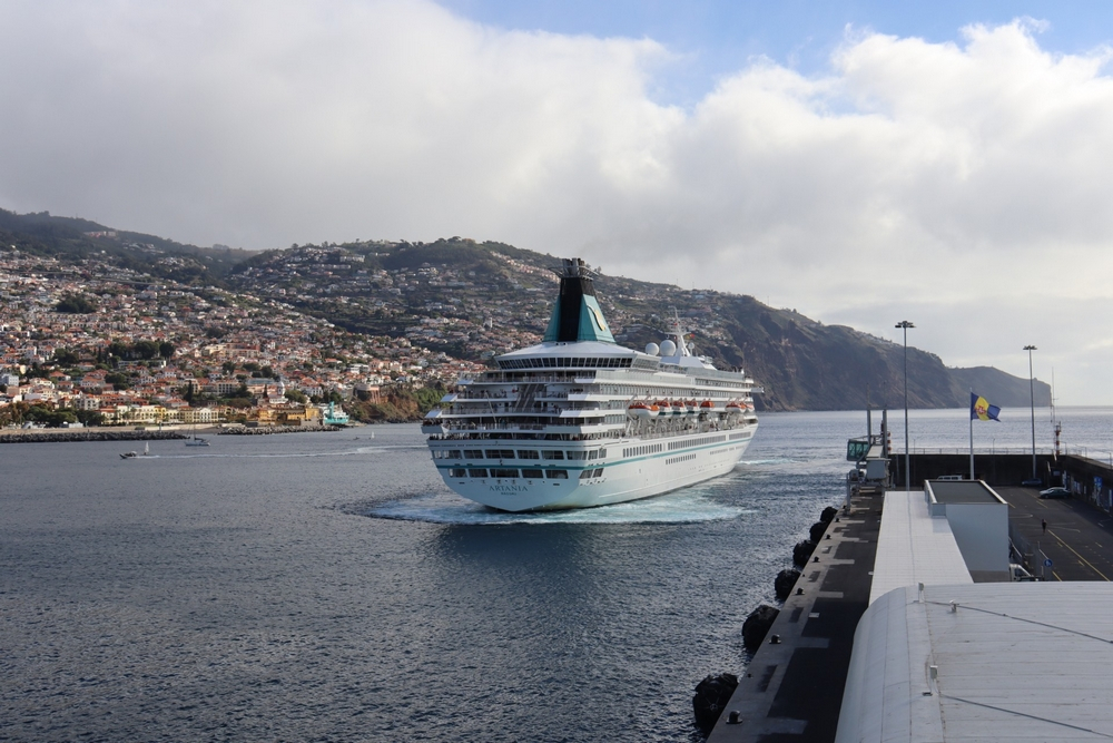 Porto do Funchal recebe neste fim de semana três navios e mais de 5 800 pessoas   