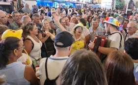 Aldora &amp; Leonardo no arraial de Ponta Delgada. Veja o despique