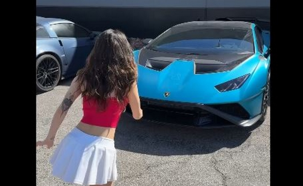 Influenciadora grava dança em cima de um Lamborghini, mas o inesperado aconteceu (vídeo)